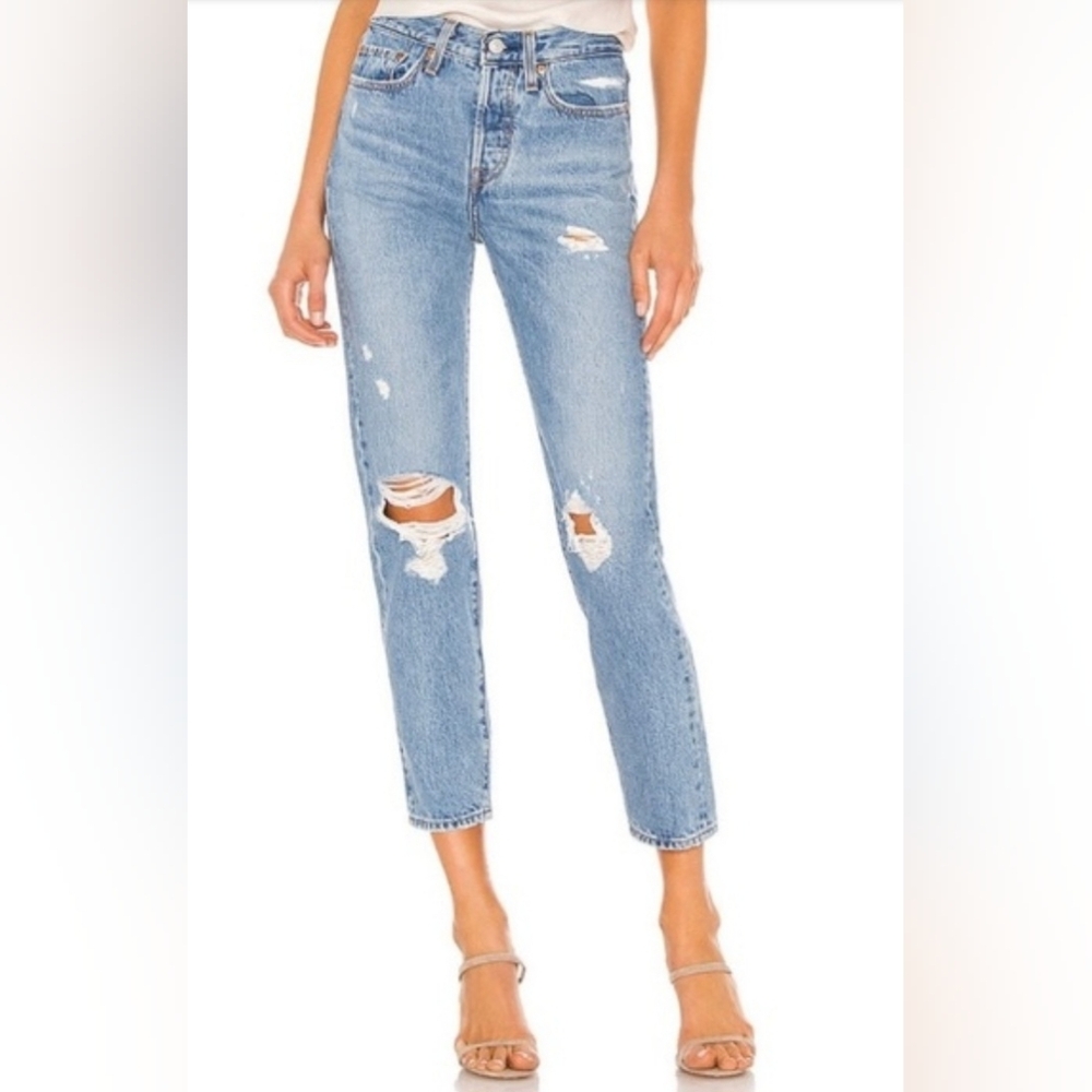 Levi's Wedgie Straight Distressed Ankle Jeans